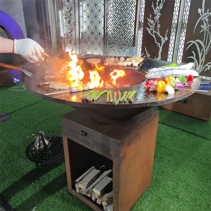 Rostiger Außengrill