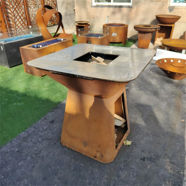 Rostiger Farbdesign-Grill für den Außenbereich